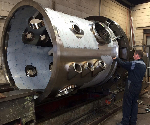 Machining a high pressure vessel in Stainless Steel